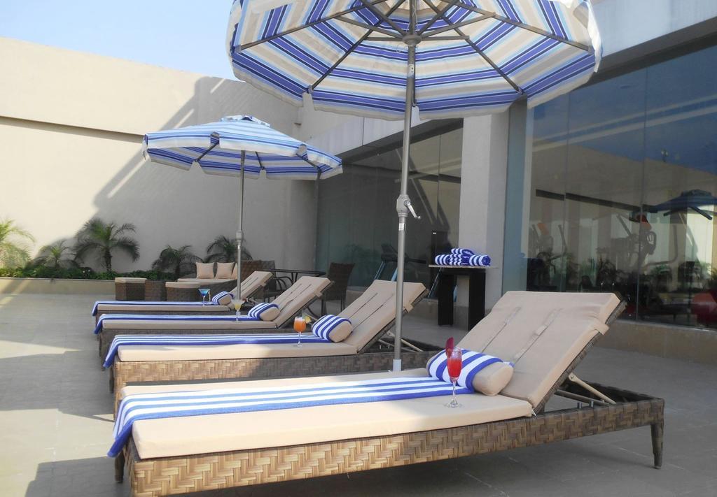 Country Inn & Suites By Radisson, Meerut Exterior foto