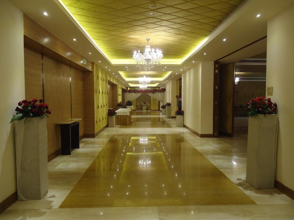 Country Inn & Suites By Radisson, Meerut Exterior foto